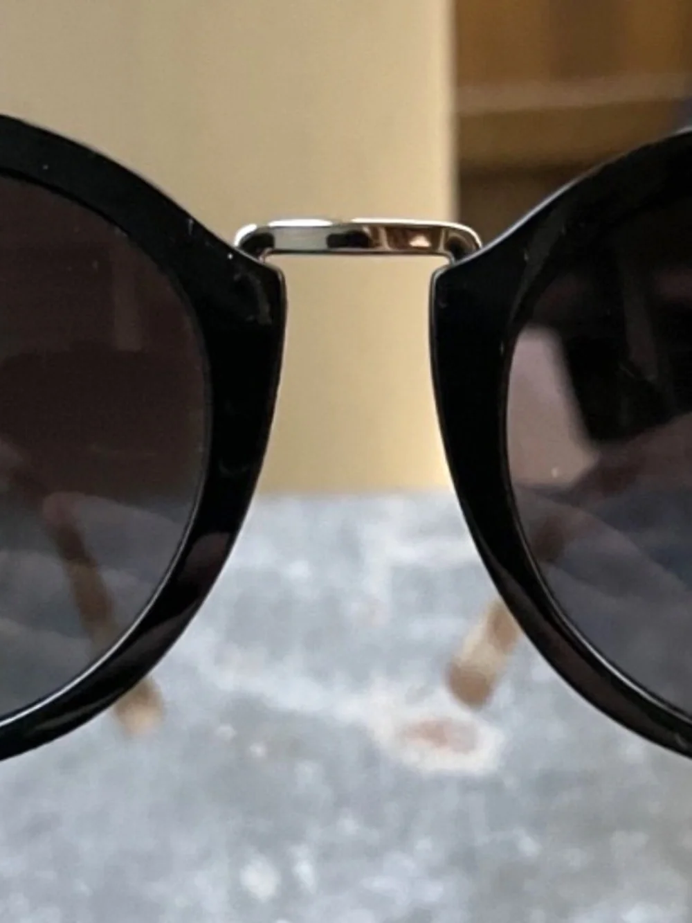Burberry Women's Round Sunglasses w/ original case